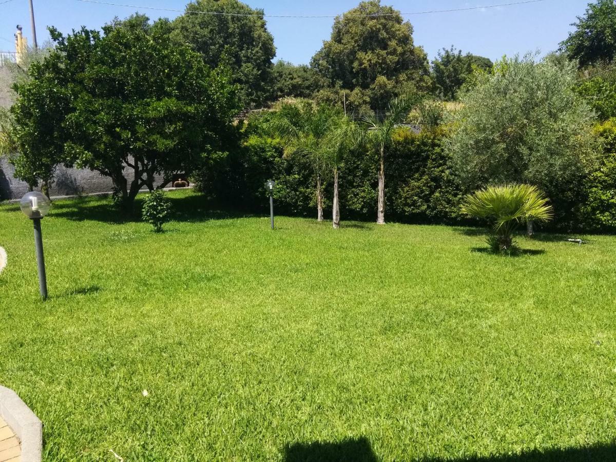 Frühstückspension Feluchia Tra Il Mare E Il Vulcano Acireale